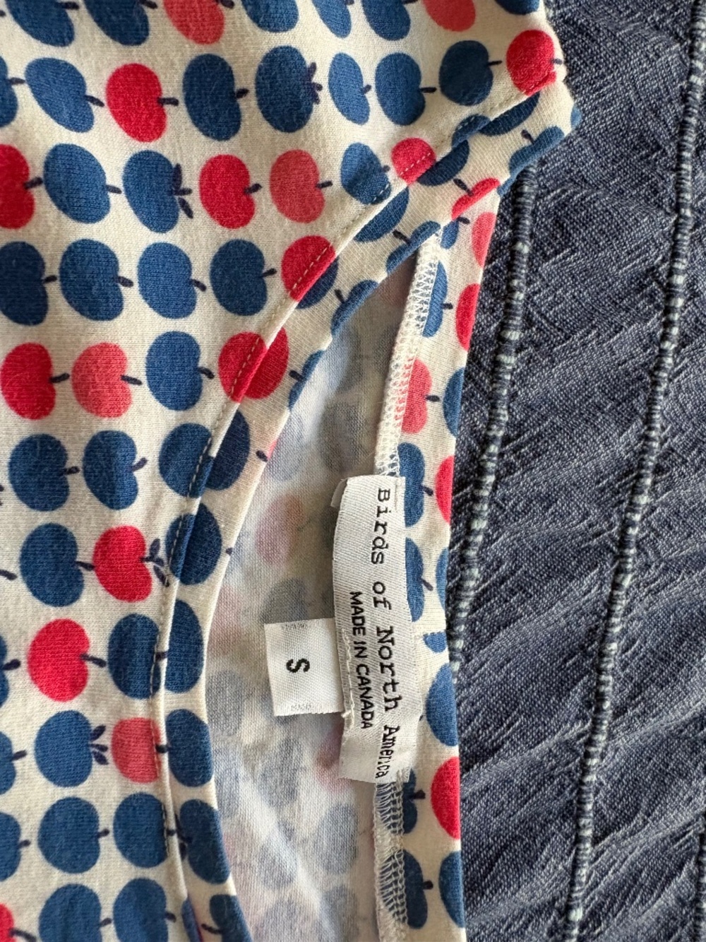 Birds of North America top apply size small